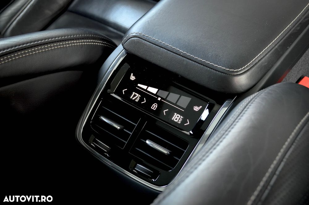 Volvo XC 60 D4 AWD R-Design - 29