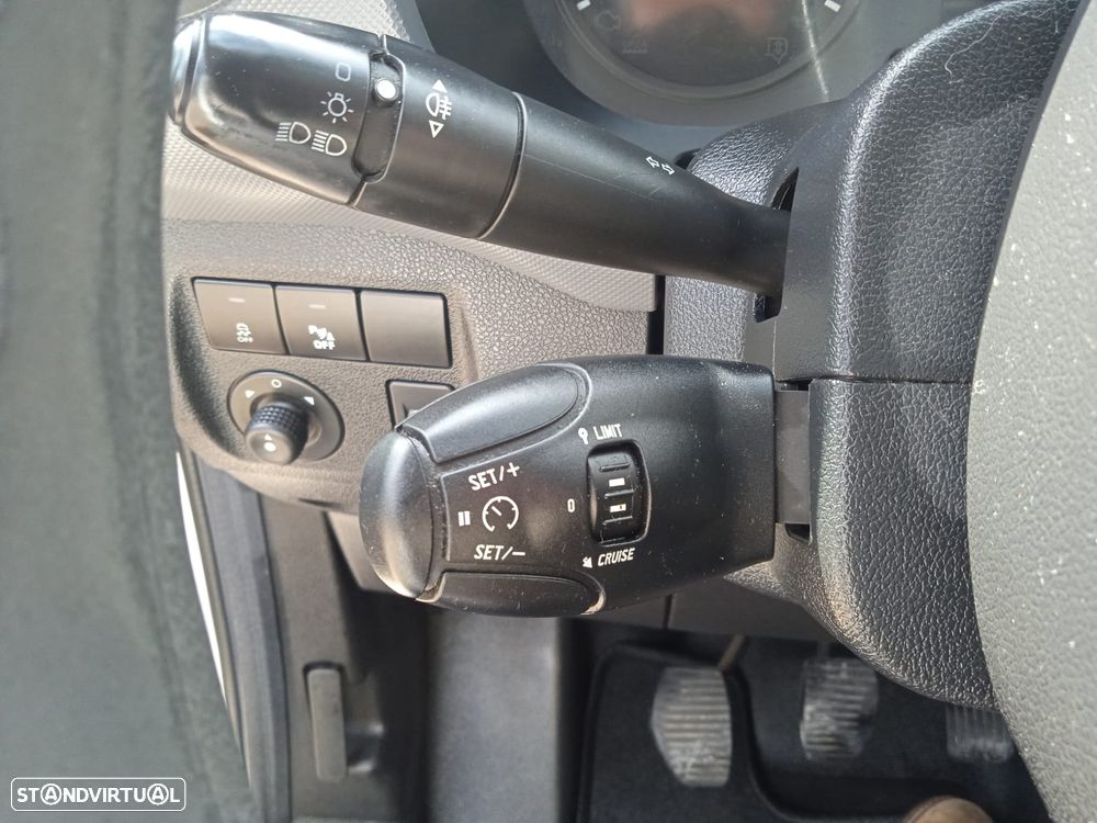 Citroën Berlingo XL (Longa) 1.6 Hdi 100cv 3 lugares 5 portas - 18