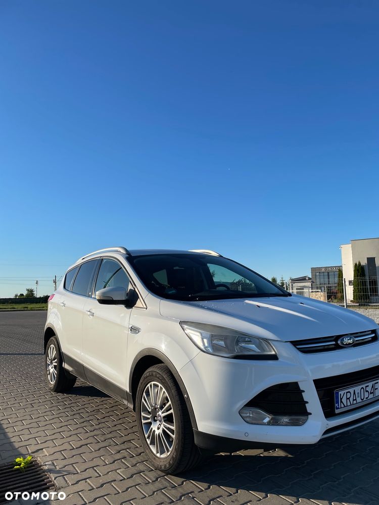 Ford Kuga 1.6 EcoBoost 2x4 Titanium - 4