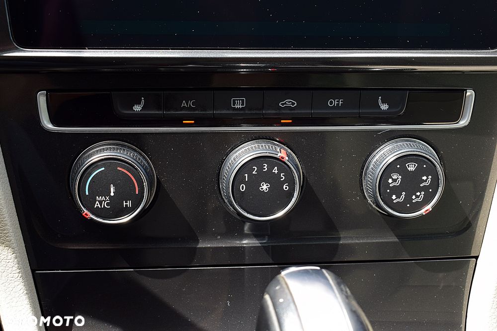 Volkswagen Golf - 14