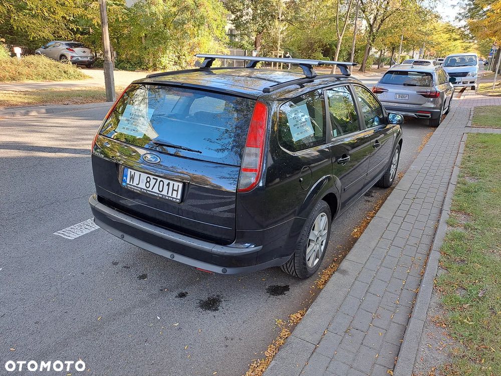 Ford Focus 2.0 Ghia - 9