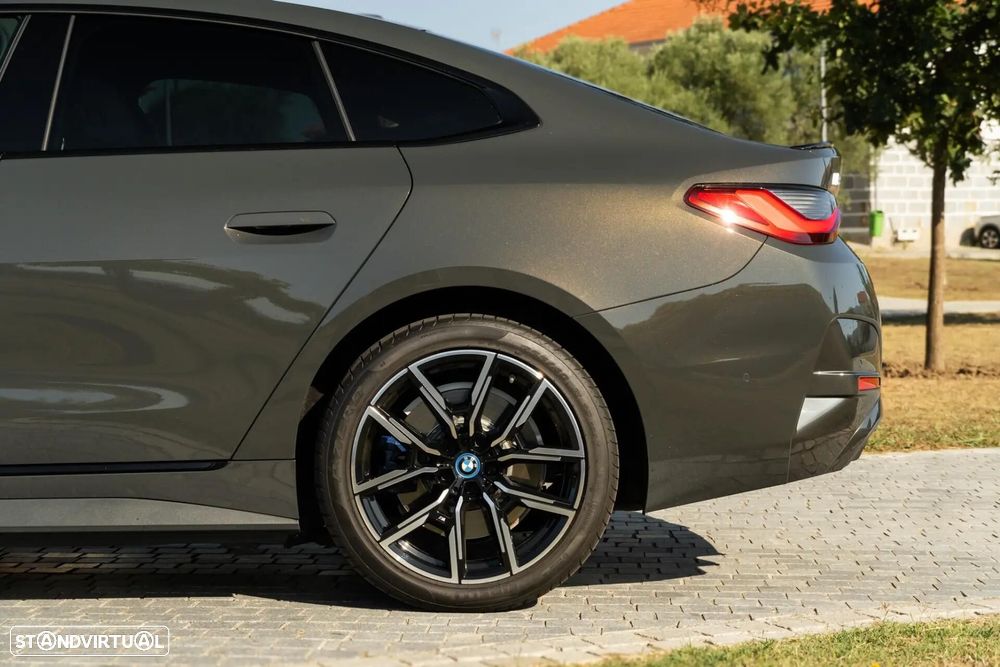 BMW i4 eDrive35 Pack Desportivo M - 33