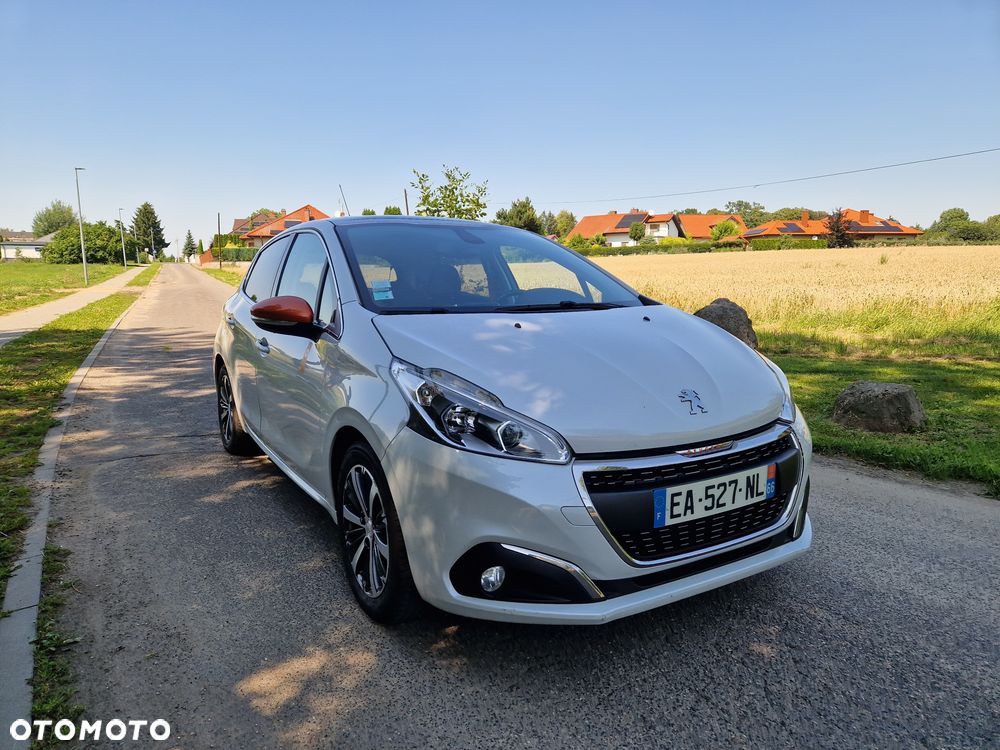 Peugeot 208 - 15
