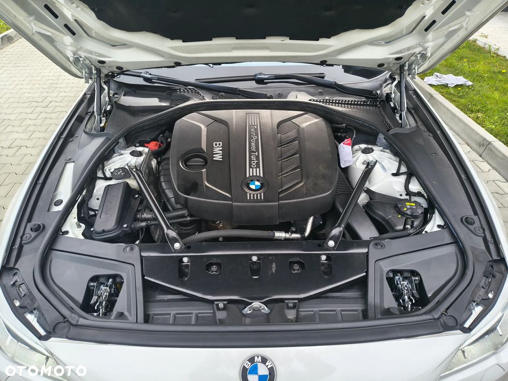 BMW Seria 5 525d xDrive Sport-Aut Luxury Line - 32