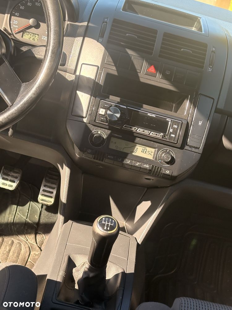Volkswagen Polo - 4