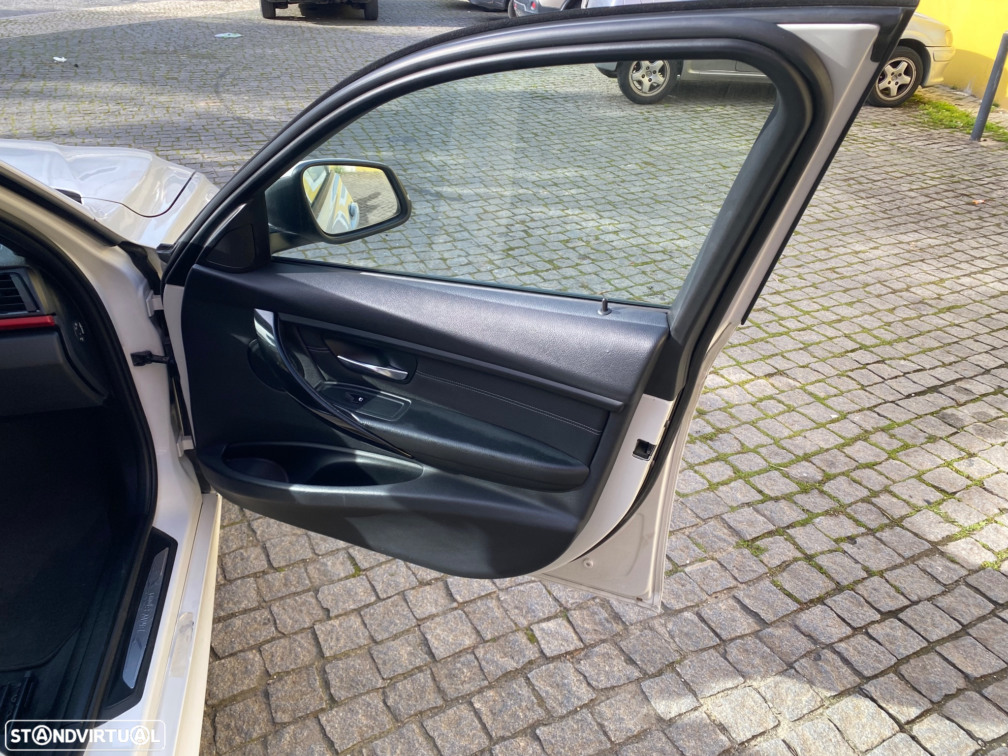 BMW 318 d Touring Pack M - 26