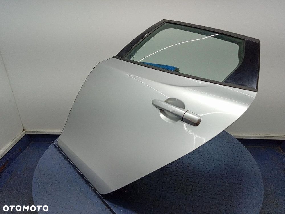 VOLVO V40 II LIFT 16- DRZWI TYŁ LEWE  711 BRIGHT SILVER - 3