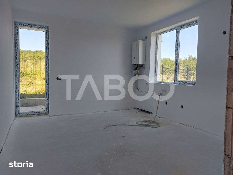 Duplex de vanzare 150 mp P+1E 4 camere 145 mp teren liber Cisnadie - Imagine principală: 3/12