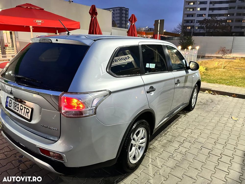 Mitsubishi Outlander - 7