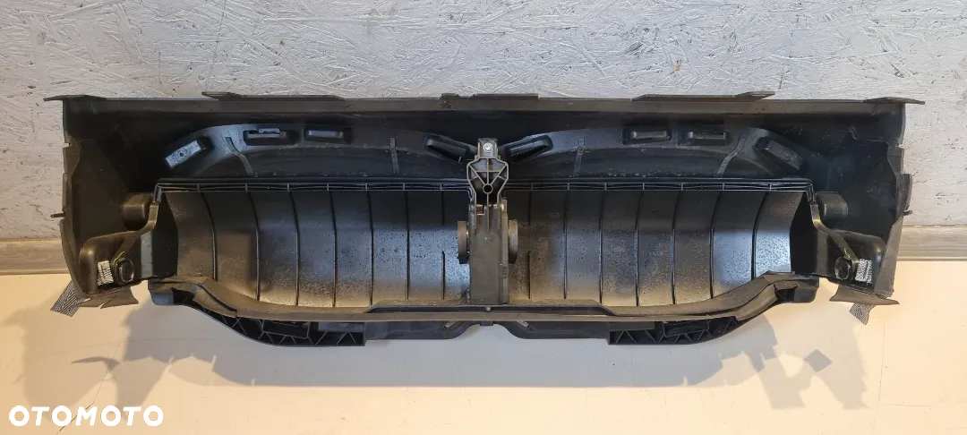 Grill nerki żaluzja el. BMW 1 F40 - 4