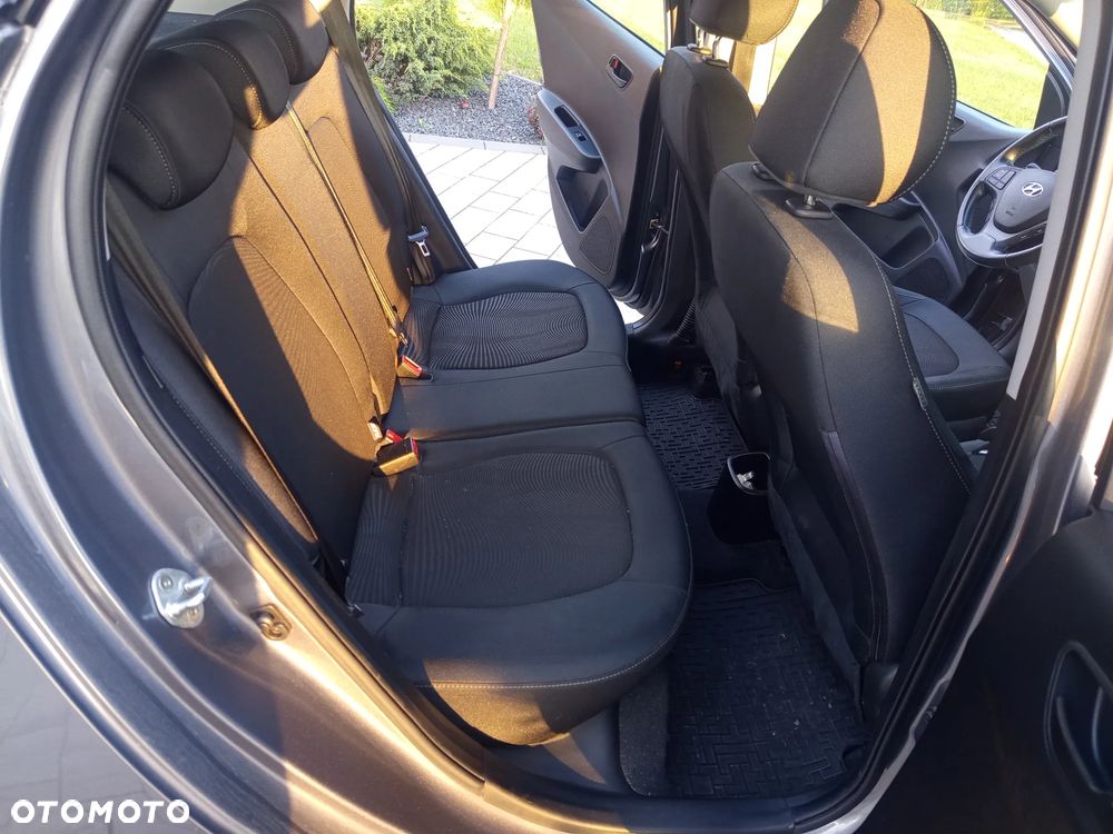 Hyundai i10 1.0 - 12