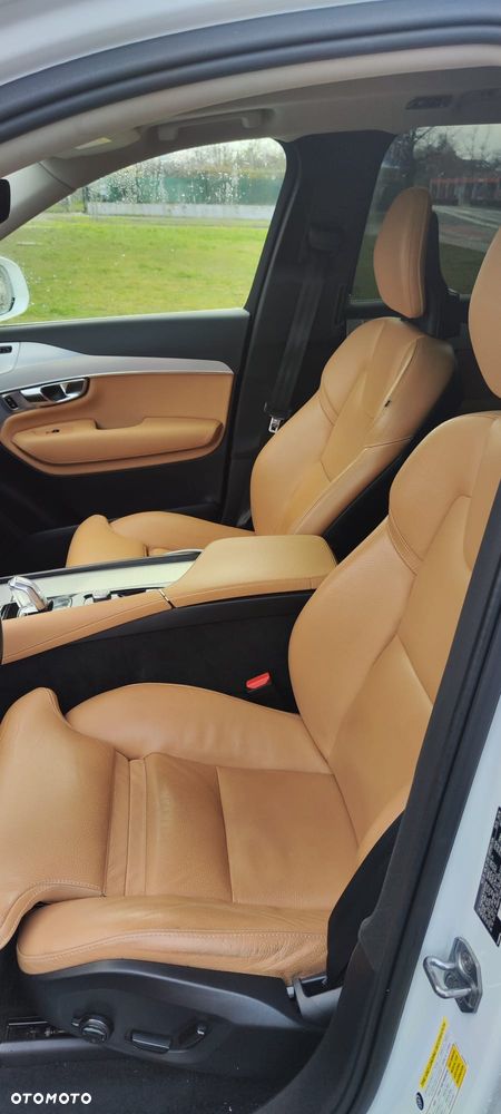 Volvo XC 90 T8 AWD Plug-In Hybrid Momentum 7os - 19