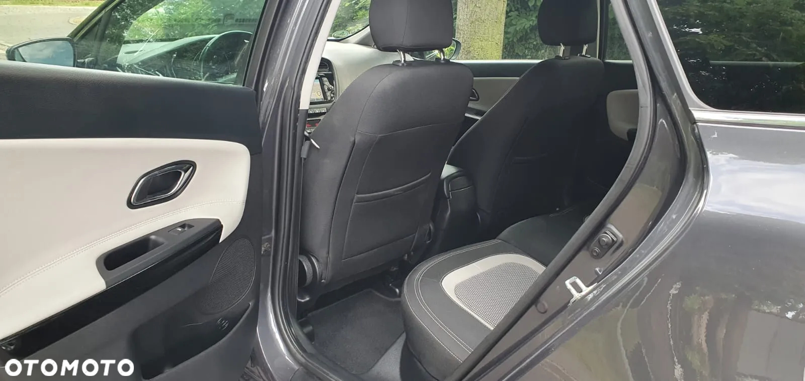Kia Ceed 1.6 GDI SW ISG Spirit - 13
