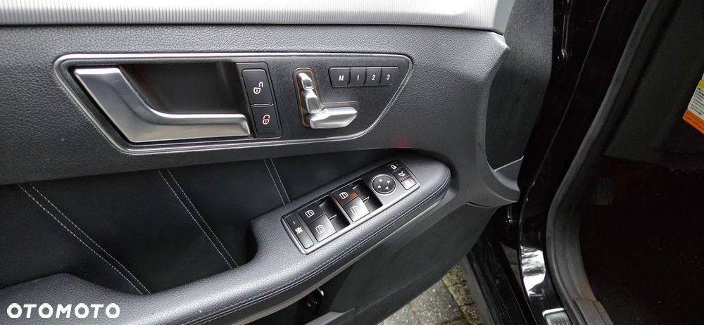 Mercedes-Benz Klasa E 300 4-Matic Avantgarde - 35