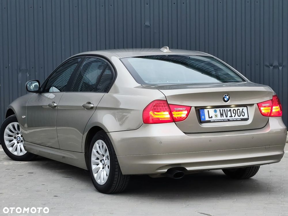 BMW Seria 3 318i Edition Exclusive - 19