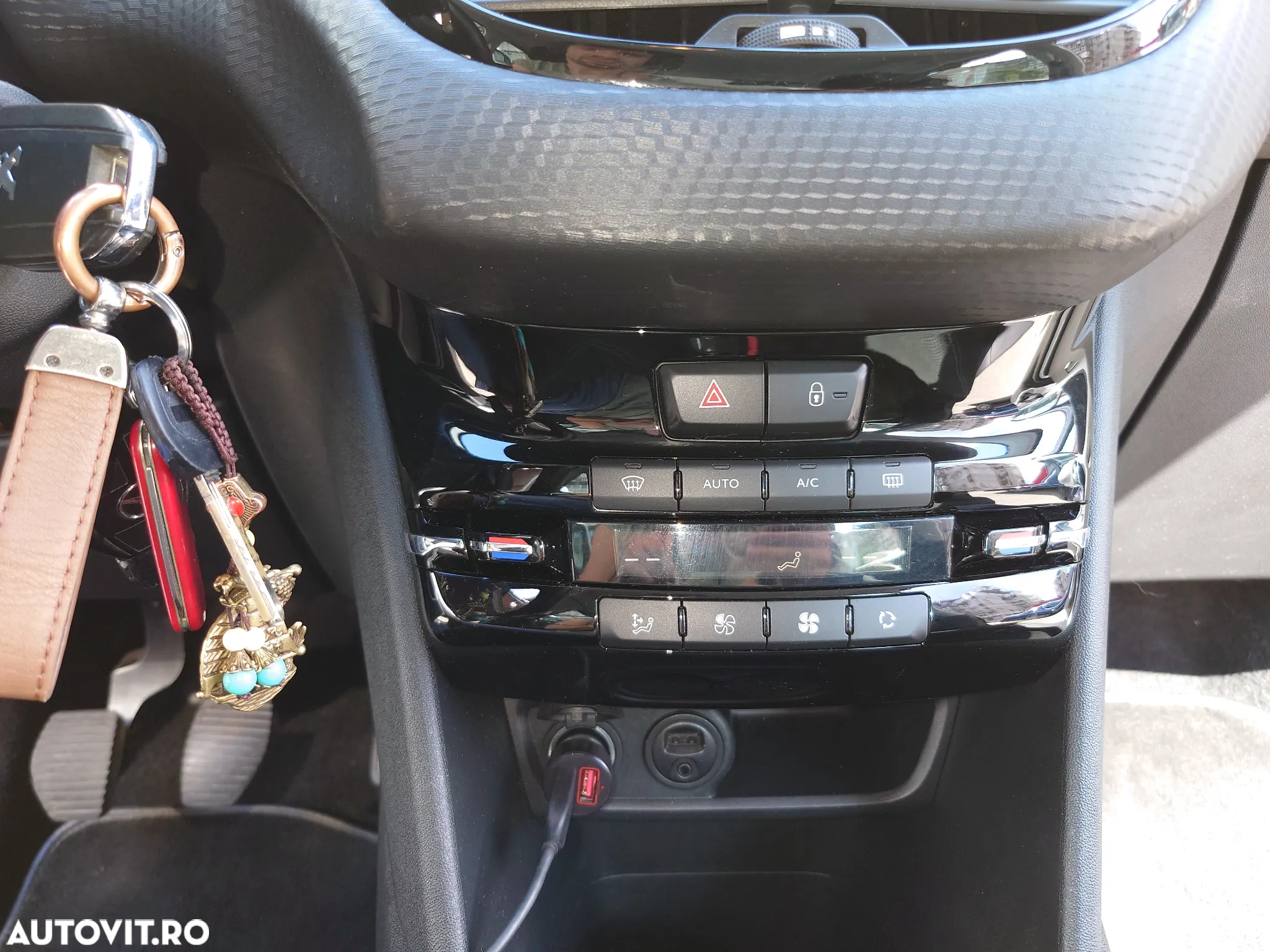 Peugeot 208 1.2 L PureTech Allure - 16