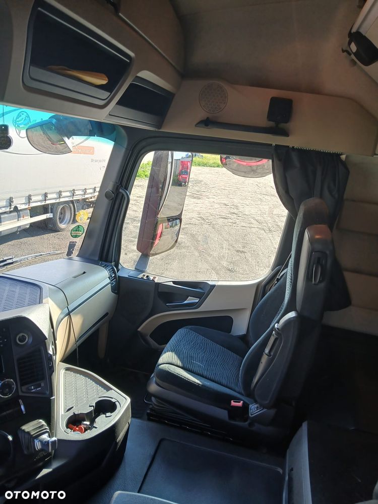 Mercedes-Benz Actros - 6