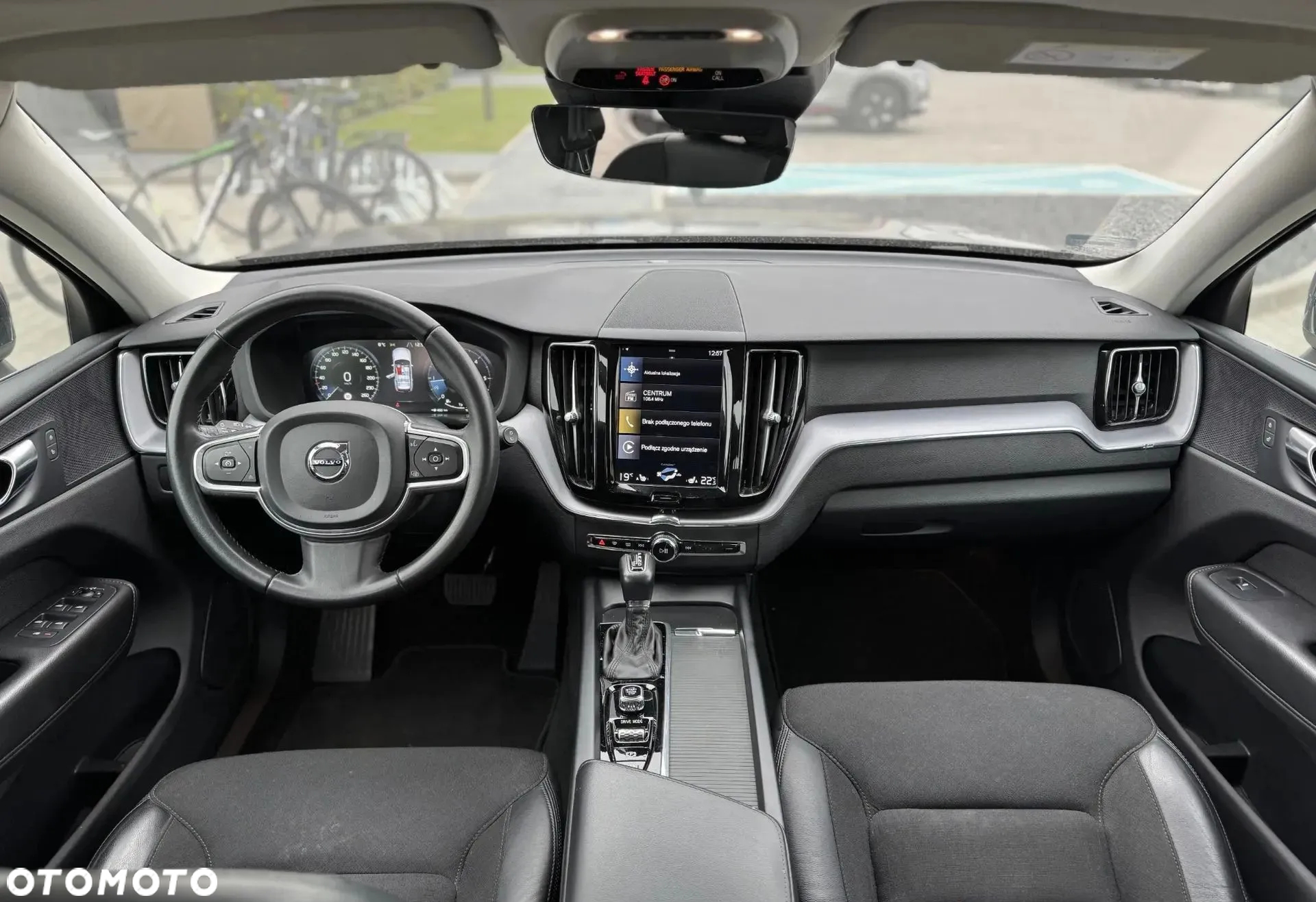 Volvo XC 60 D4 Momentum Pro - 26
