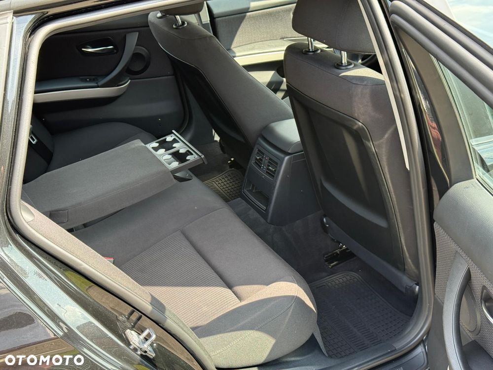 BMW Seria 3 320d - 26