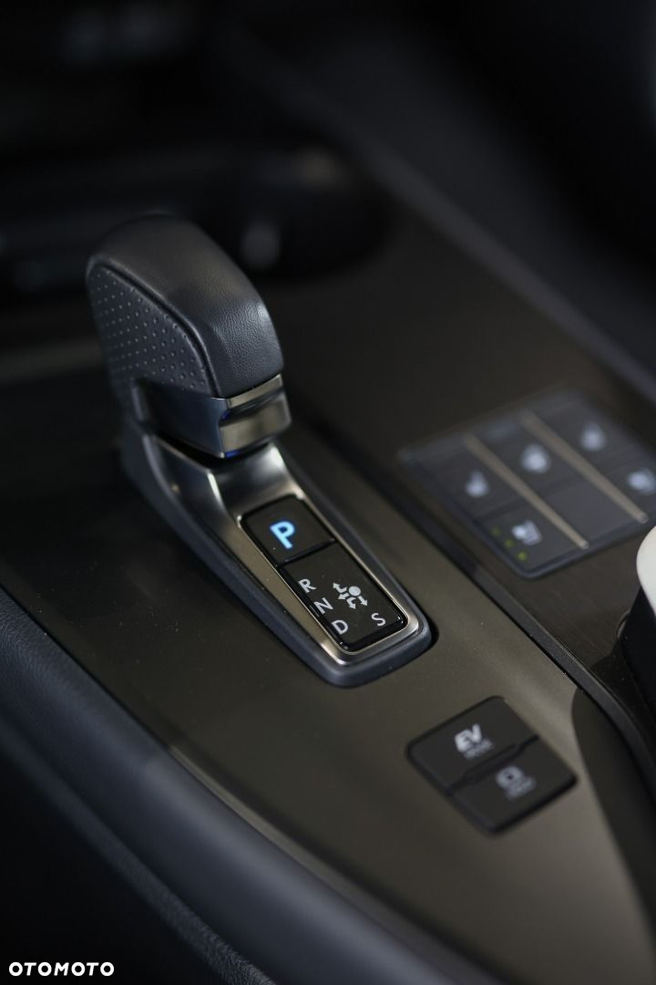 Lexus UX - 17