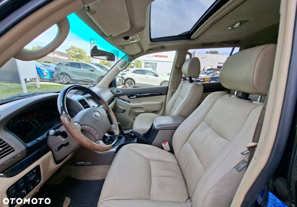 Toyota Land Cruiser - 20