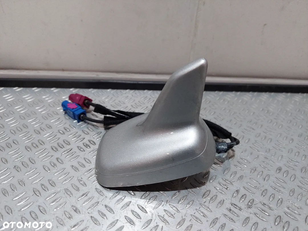 ANTENA RADIA GPS AUDI A4 B8 SREBRNA NR 8K9035503E - 2