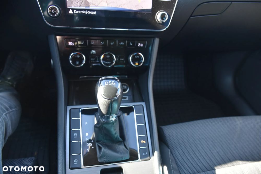 Skoda Superb 2.0 TDI DSG Style - 19