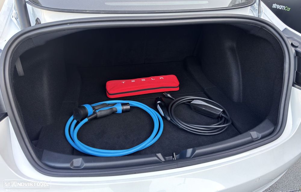 Tesla Model 3 - 35