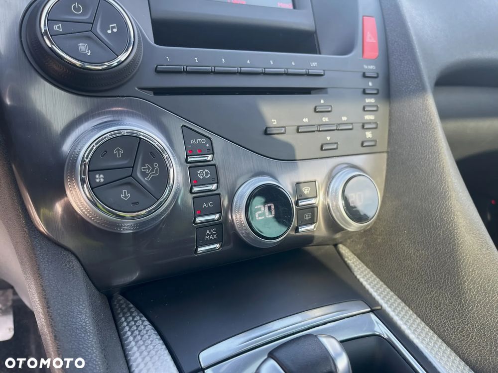 Citroën DS5 e-HDi 110 EGS6 Chic - 20