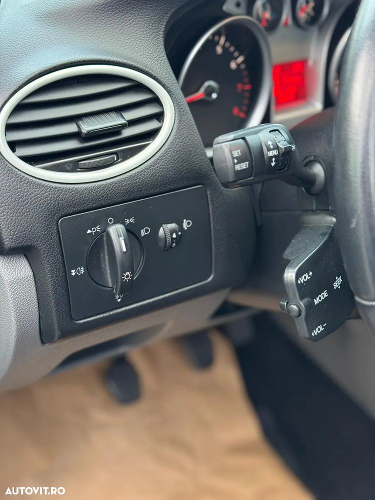 Ford Focus 1.6 16V Black Magic - 12