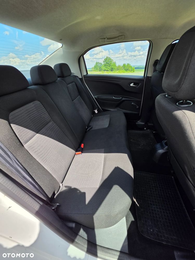 Peugeot 301 1.6 BlueHDi Active - 9