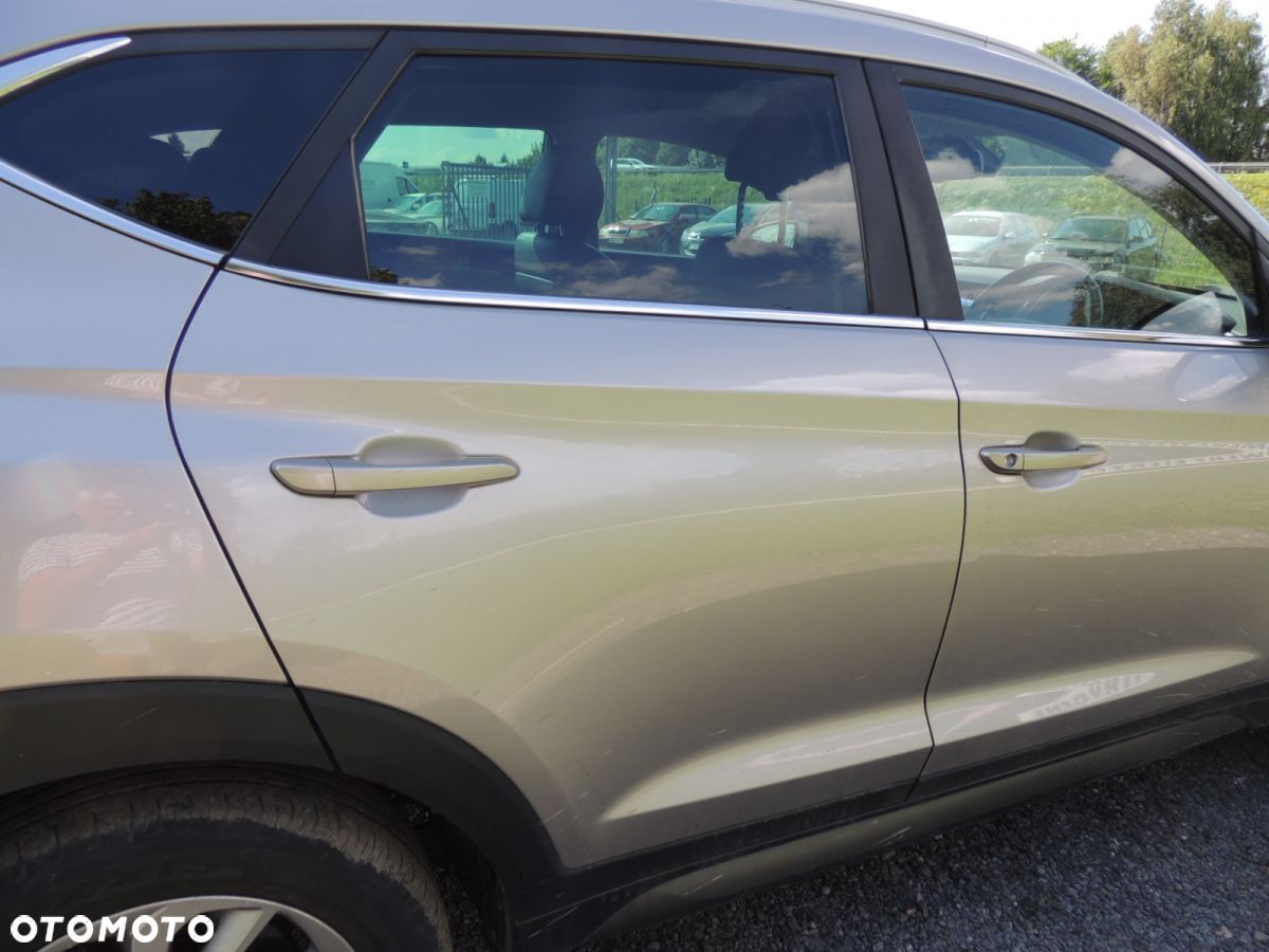 Szyba boczna lewy prawy tył Hyundai Tucson III - 1