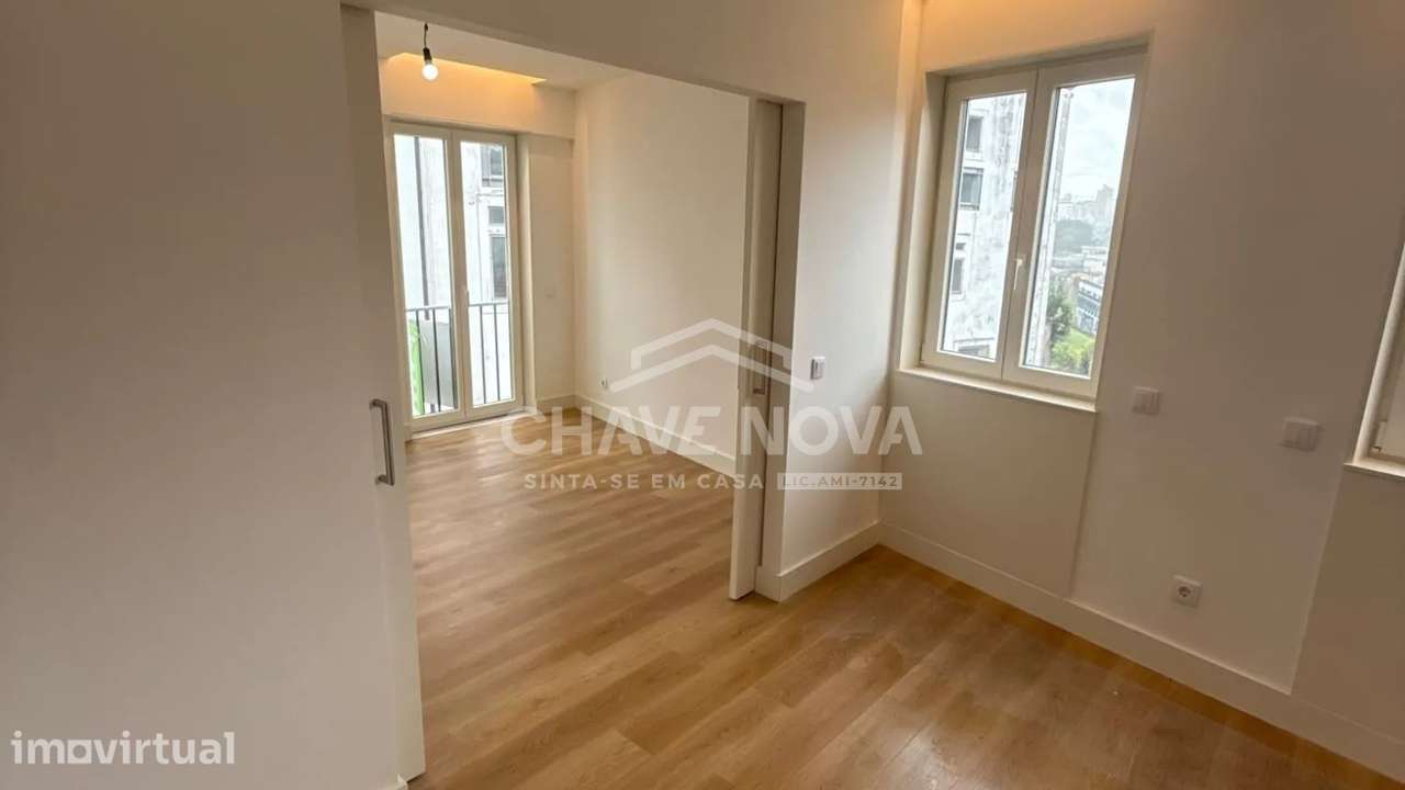 T2 Renovado com Licença de Alojamento Local | Sé do Porto-SD/04770/MH - Grande imagem: 3/13