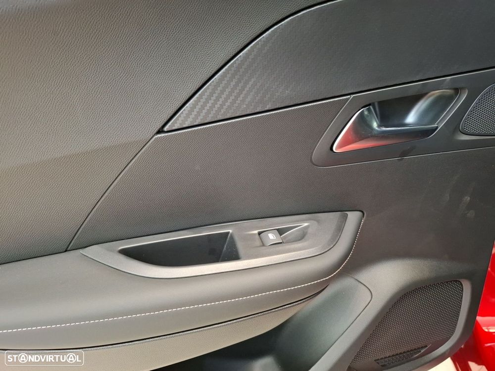 Peugeot 2008 1.2 PureTech Allure - 17