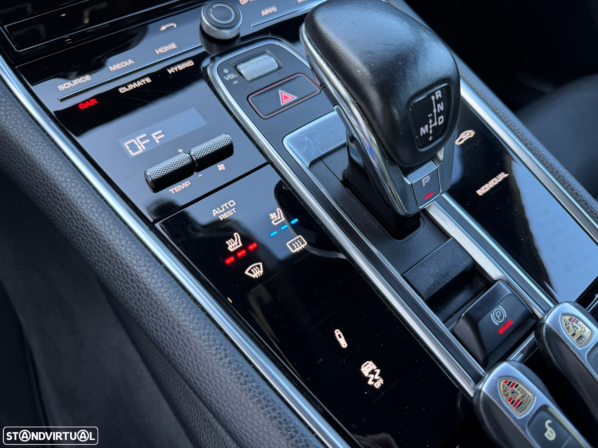Porsche Panamera 4 E-Hybrid - 42