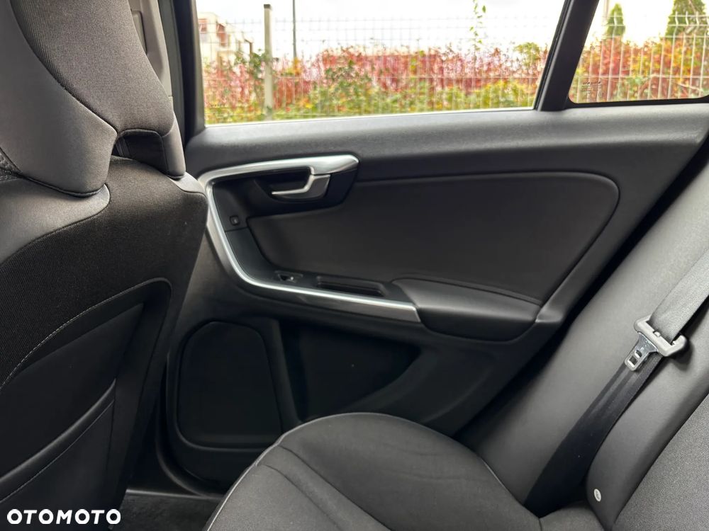 Volvo S60 D3 Momentum - 17