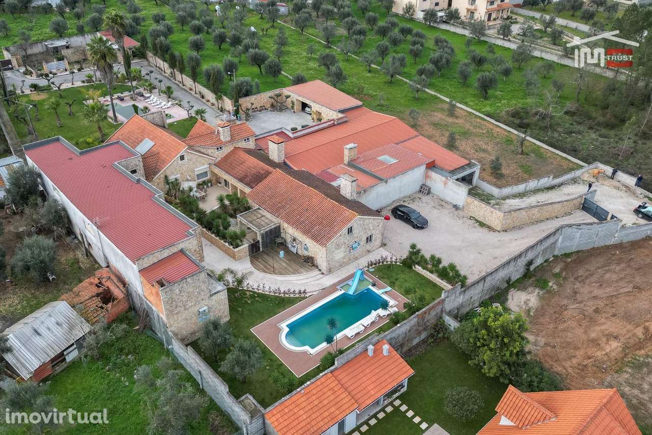 Excelente   Moradia  com  piscina  e  áreas  acima  da  media  e  e... - Grande imagem: 5/34