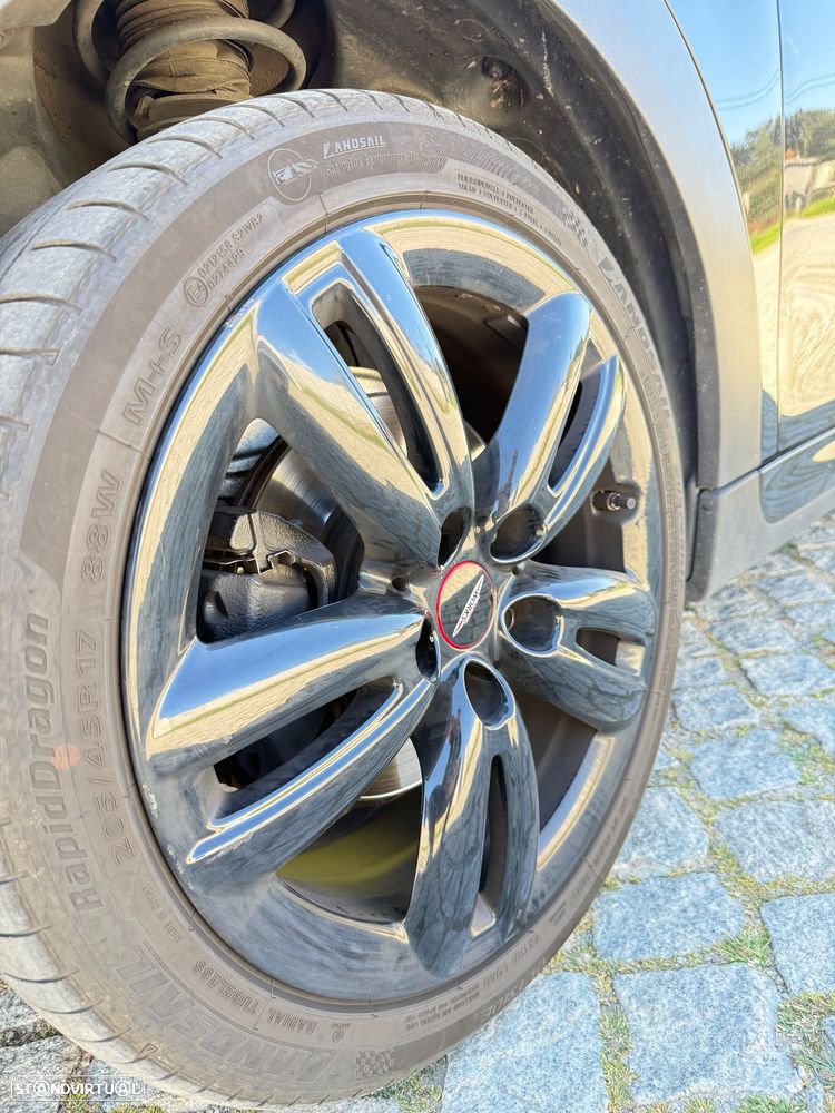 MINI 3 Portas One D - 11