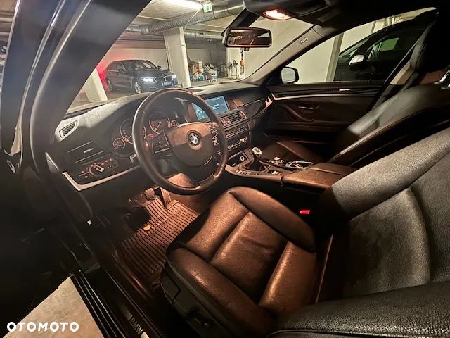 BMW Seria 5 520i - 6