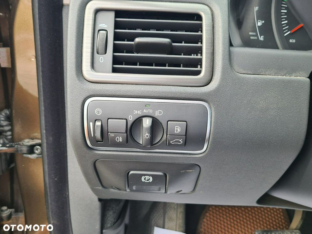 Volvo XC 70 D4 Geartronic Kinetic - 21