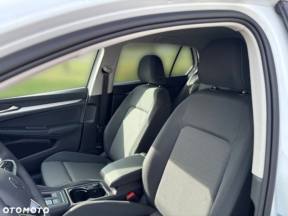 Volkswagen Golf - 10