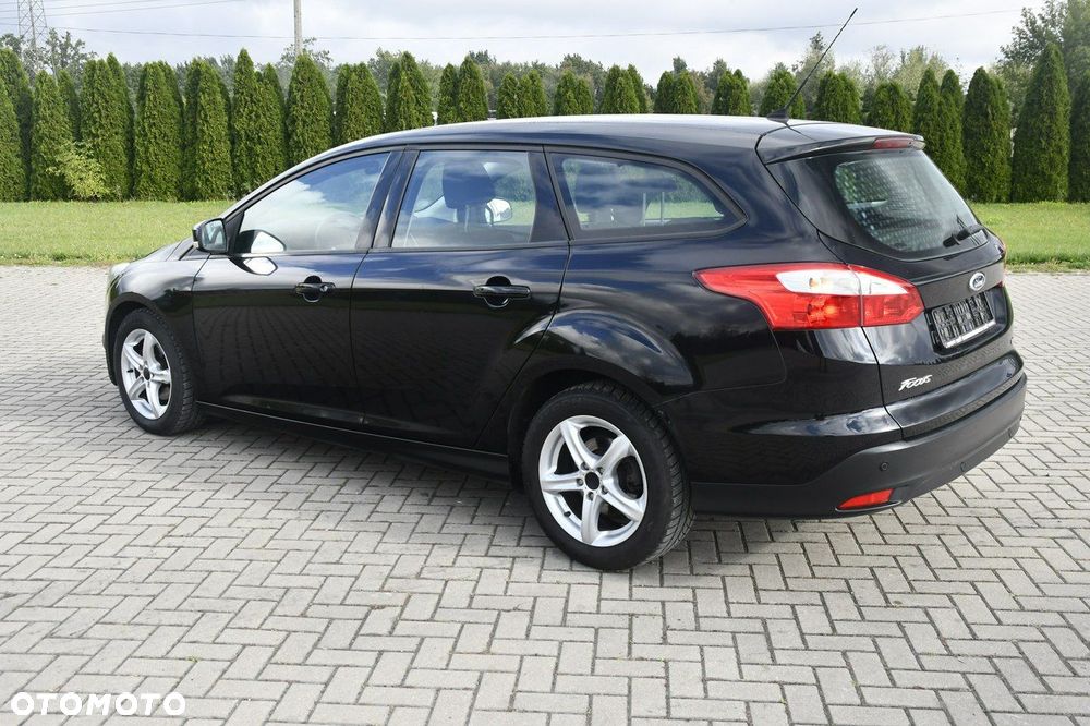 Ford Focus SW - 14