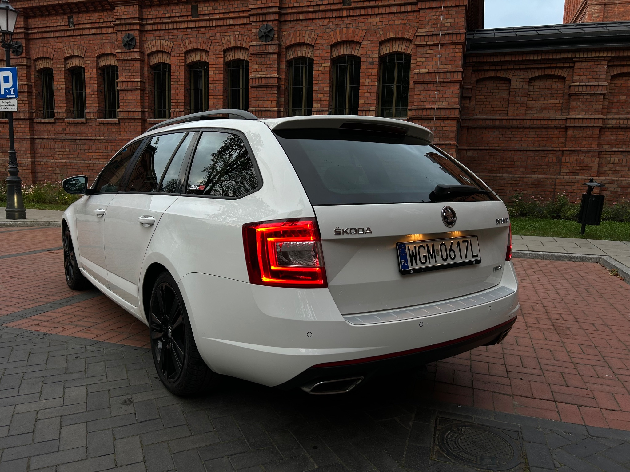 Skoda Octavia 2.0 TDI RS DSG - 11