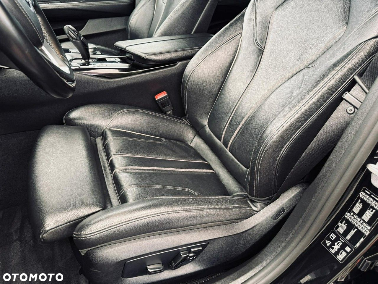 BMW 6GT - 33