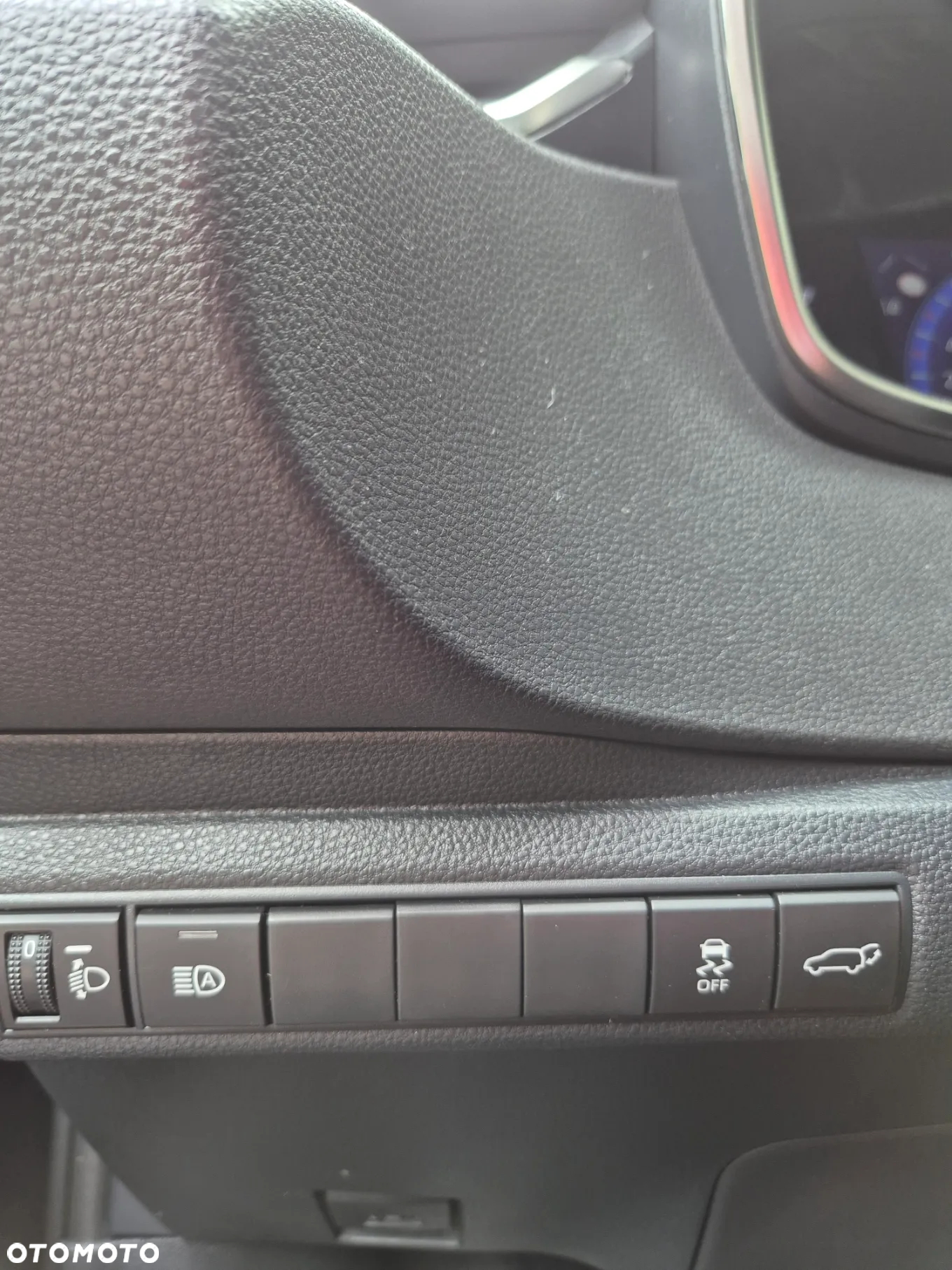 Toyota Corolla 1.8 Hybrid Executive - 11