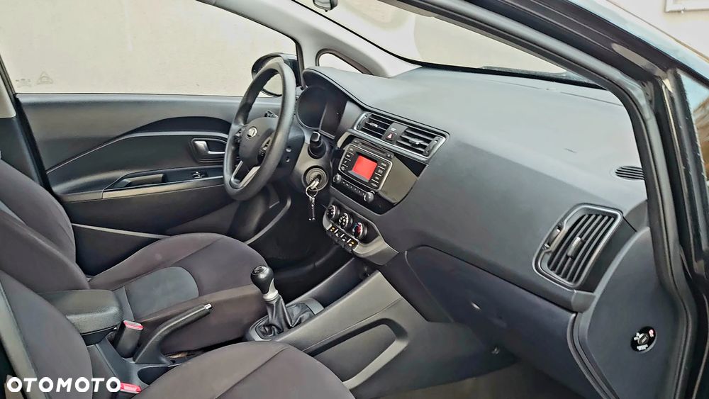 Kia Rio 1.2 Attract - 5