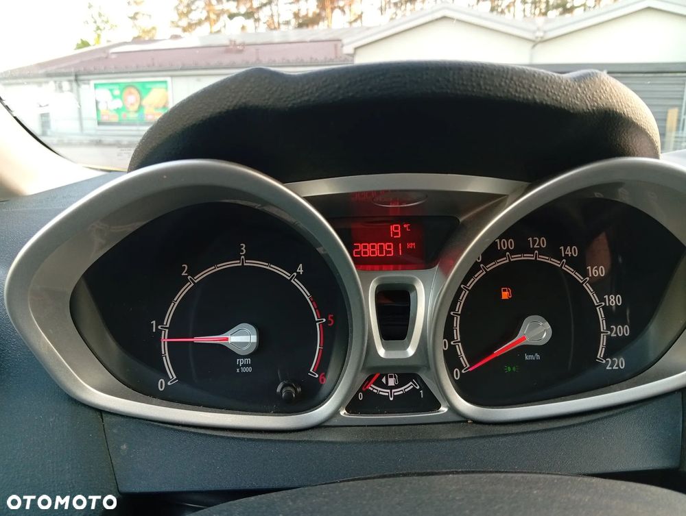 Ford Fiesta 1.6 TDCi DPF Gold X - 5