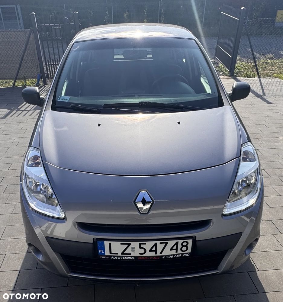 Renault Clio - 11