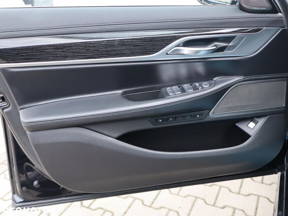 BMW Seria 7 - 19