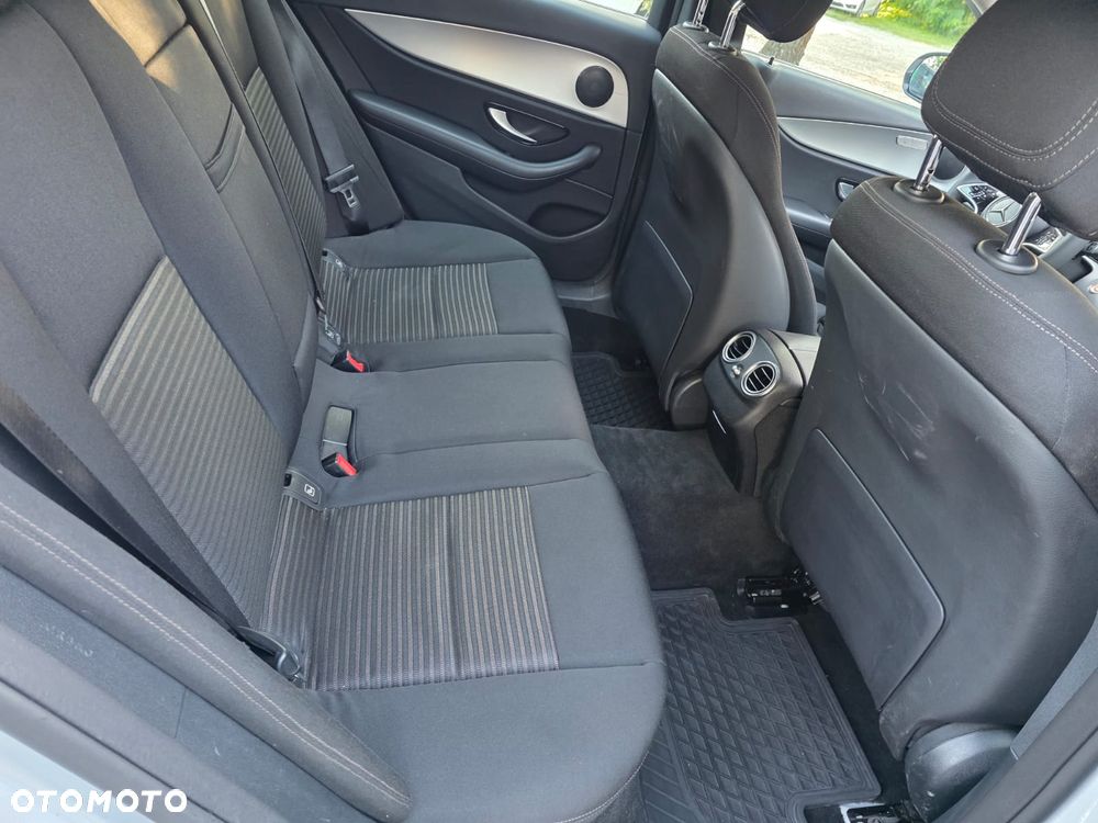 Mercedes-Benz Klasa E 250 (BlueTEC) d 9G-TRONIC - 27